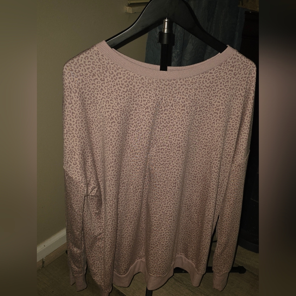 Mondetta Blush Pink Micro Leopard Lightweight  Sweatshirt - Subtle Print